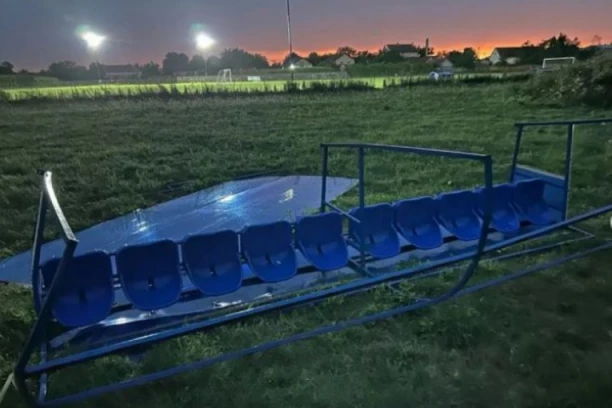 SUPERĆELIJSKA OLUJA NANELA ŠTETU I NA SPORTSKOM OBJEKTU: Nevreme nosilo sve pred sobom - materijalna šteta nije mala! (FOTO GALERIJA)