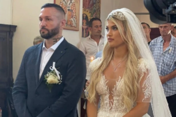 ZAVIRITE NA CRKVENO VENČANJE ŠA I VANJE: Mlada i reper prebledeli od uzbuđenja! (FOTO)