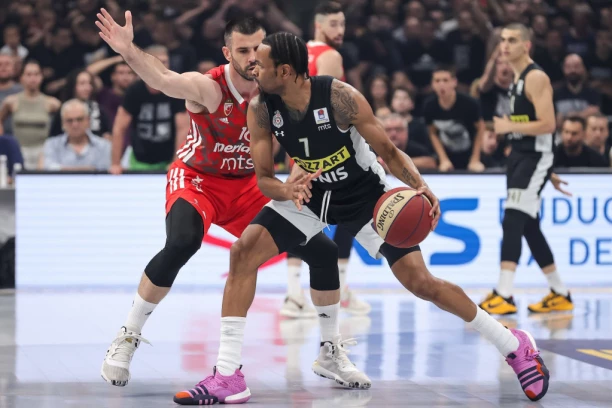 ČIJA JE ŠTARK ARENA? Lazić uputio BRUTALAN odgovor Panteru! (FOTO)