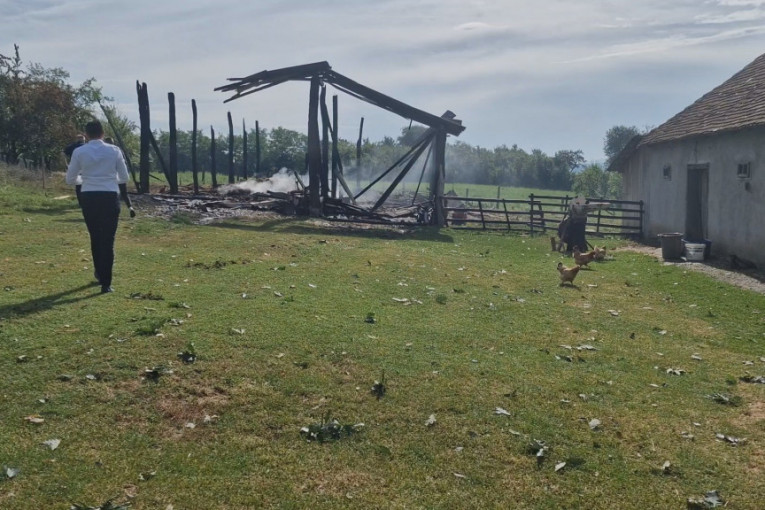 Porodici Arsenijević udar groma zapalio senjak