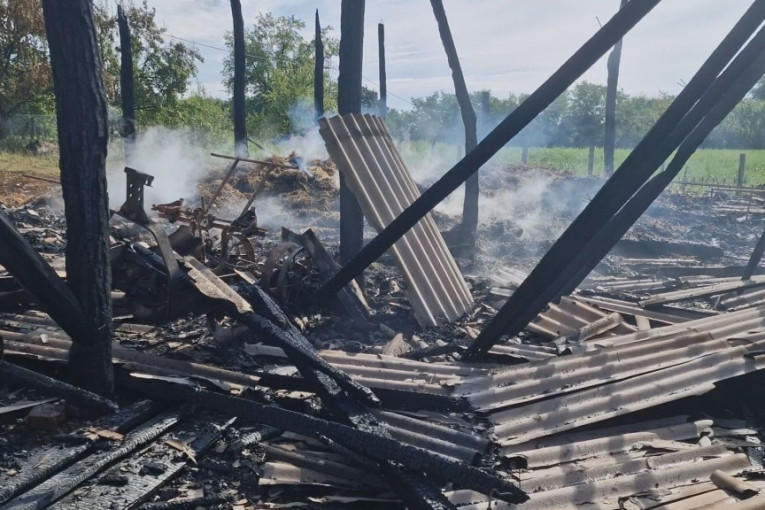 Zapaljen senjak usred nevremena