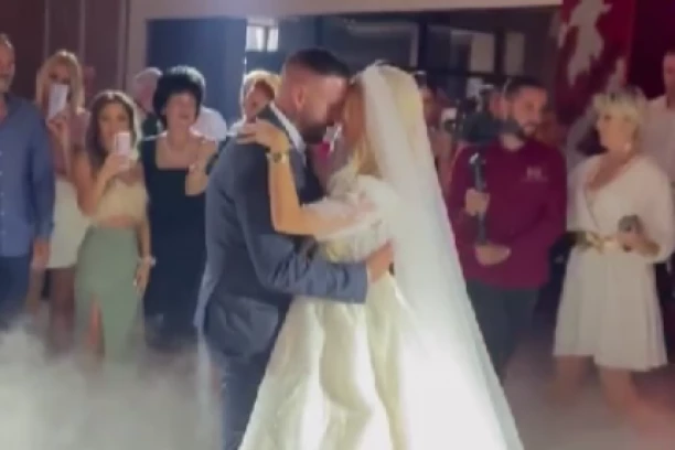MAGIČNI PRVI PLES VANJE I ŠA: Simboličnom pesmom započeli BRAK, zadrugarke napravile HAOS oko bidermajera! (VIDEO)
