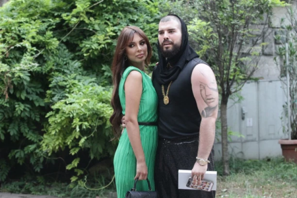 SELE SE U DUBAI ZBOG RIJALITIJA: Adaktarovi o intimnim odnosima pred kamerama, cilj im je da dođu do SVETSKE ZVEZDE!