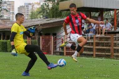 DA SE ZNA KO JE STARIJI: Novosadski derbi pripao srpskoligašu - Kabel držao fudbalski čas na Limanu! (FOTO GALERIJA)