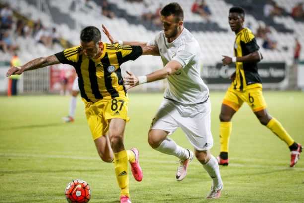 PODRHTAVA STUDENJAK: Stigao je štoper od rase i klase - nakon decenije i po vraća se u srpsku prestonicu!