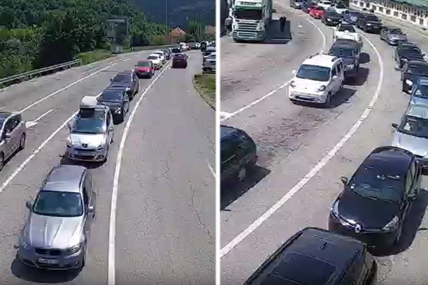 OPŠTE RASULO NA GRANIČNIM PRELAZIMA! Na ovoj deonici napregledne kolone automobila - naoružajte se strpljenjem ako krećete na put (FOTO)