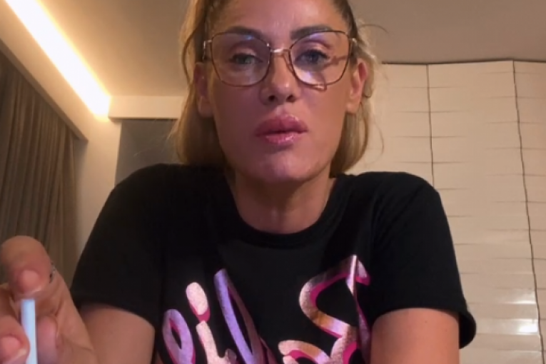 Ana Ćurčić pokazuje dokaze protiv Zvezdana