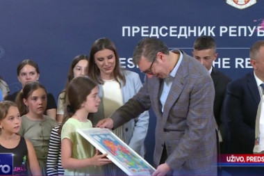 HVALA NA SVEMU, DRAGI PREDSEDNIČE! Mališani iz regiona ispisali prelepe poruke za predsednika Vučića (FOTO)