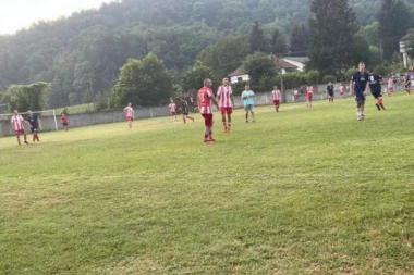 CRVENA ZVEZDA UDARILA U GRANITNU STENU: Mreža crveno-belih se tresla 11 puta! (FOTO GALERIJA)