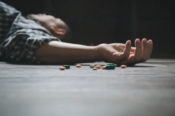 MINISTARSTVO ZDRAVLJA ODRŽALO HITAN SASTANAK! U Americi "hara" droga koja seje smrt, a sada se sumnja da je stigla i kod nas!