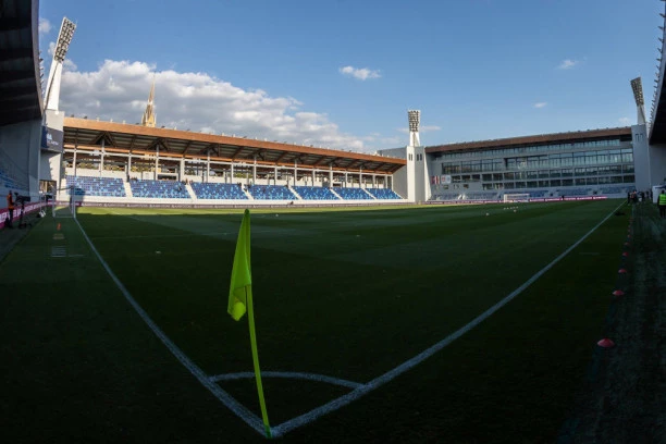 SPORTISSIMO NAJAVA KOLA: Mladost želi da iznenadi umornu Zvezdu - derbi u Bačkoj Topoli!