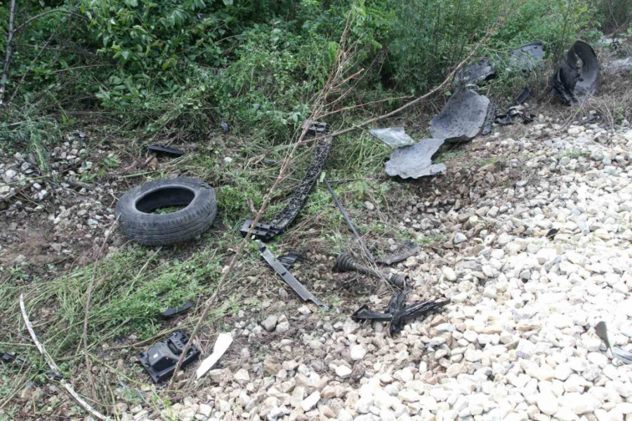 JEZIVE SCENE NA MESTU GDE JE NASTRADALO DVOJE MLADIH U VRČINU: Auto ...