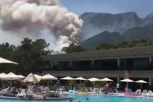 VELIKI POŽAR U BLIZINI OMILJENOG SRPSKOG LETOVALIŠTA! Vatra zahvatila deo Turske - hospitalizovano nekoliko osoba (VIDEO)