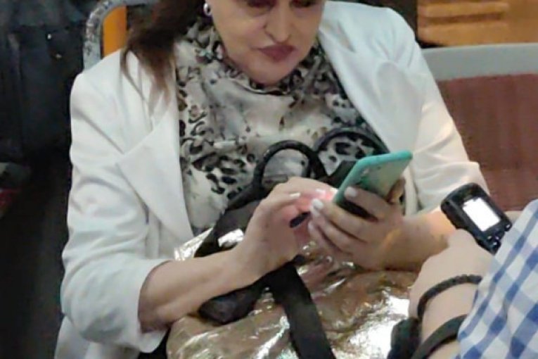 Nada Macura paparaco