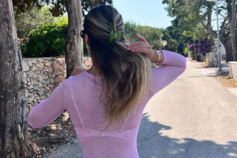 Ela u provinoj haljinici