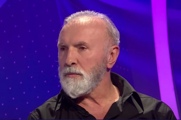 DINA MERLINA RAZORILA TEŠKA BOLEST: Isplivali svi detalji zdravstvenog stanja čuvenog pevača!