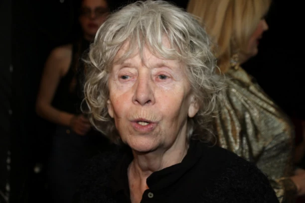 BRUTALNO PRETUČENA EVA RAS! Glumica (83) zbog teških povreda zadobila unutrašnje KRVARENJE!