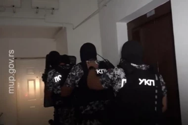 PALA KRIMINALNA GRUPA U BEOGRADU: Policija pohapsila kriminalce koji su proizvodili i prodavali drogu!