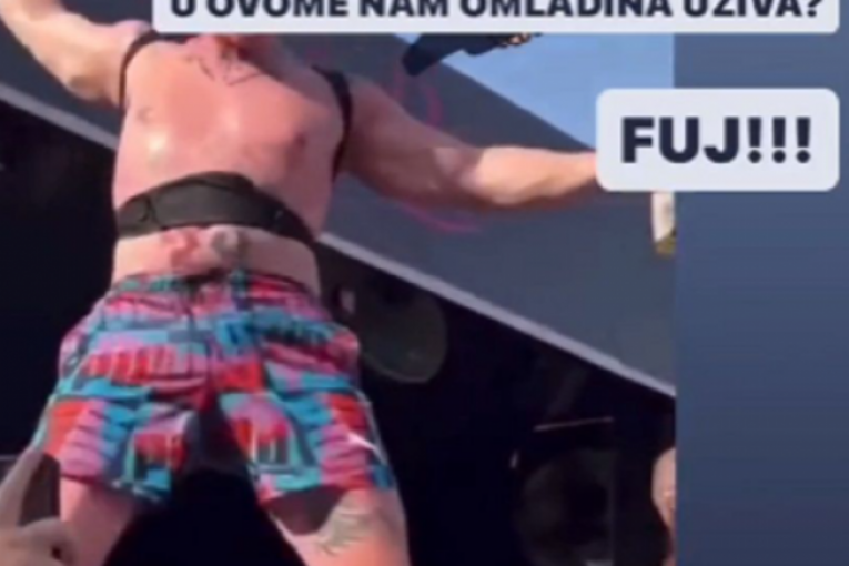 Desingerica i Pljugica na nastupu