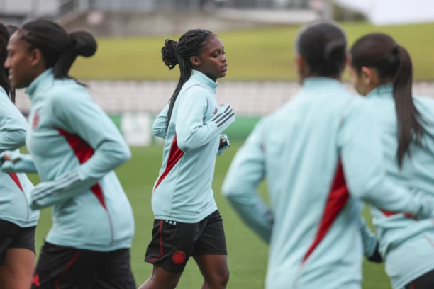 HOROR NA SVETSKOM PRVENSTVU! Fudbalerka KOLABIRALA na terenu! (VIDEO)