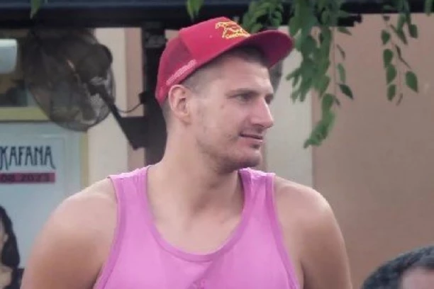 URNEBESNO! JOKIĆ O RAKIJI: Pomaže da se OSEĆAŠ BOLJE nego što je to slučaj u stvarnosti!