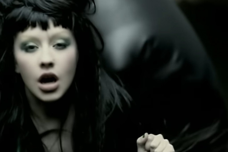 Christina Aguilera - Fighter