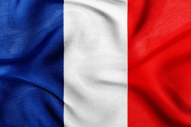 PRVA DRŽAVA U SVETU! Francuska proglasila abortus ustavnim pravom, Makron: "Posvećeni smo pravima žena"!