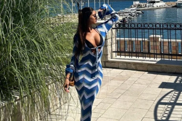 NAJNOVIJI SKANDAL ĆERKE HARISA DŽINOVIĆA: Đina izazvala buru na društvenim mrežama, fanovi prozivaju i pevača!