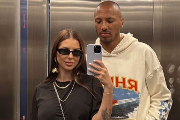 ZORANIN FUDBALER TO VOLI JAVNO: Popularni golman iznenadio blogerku, ona se totalno izgubila!