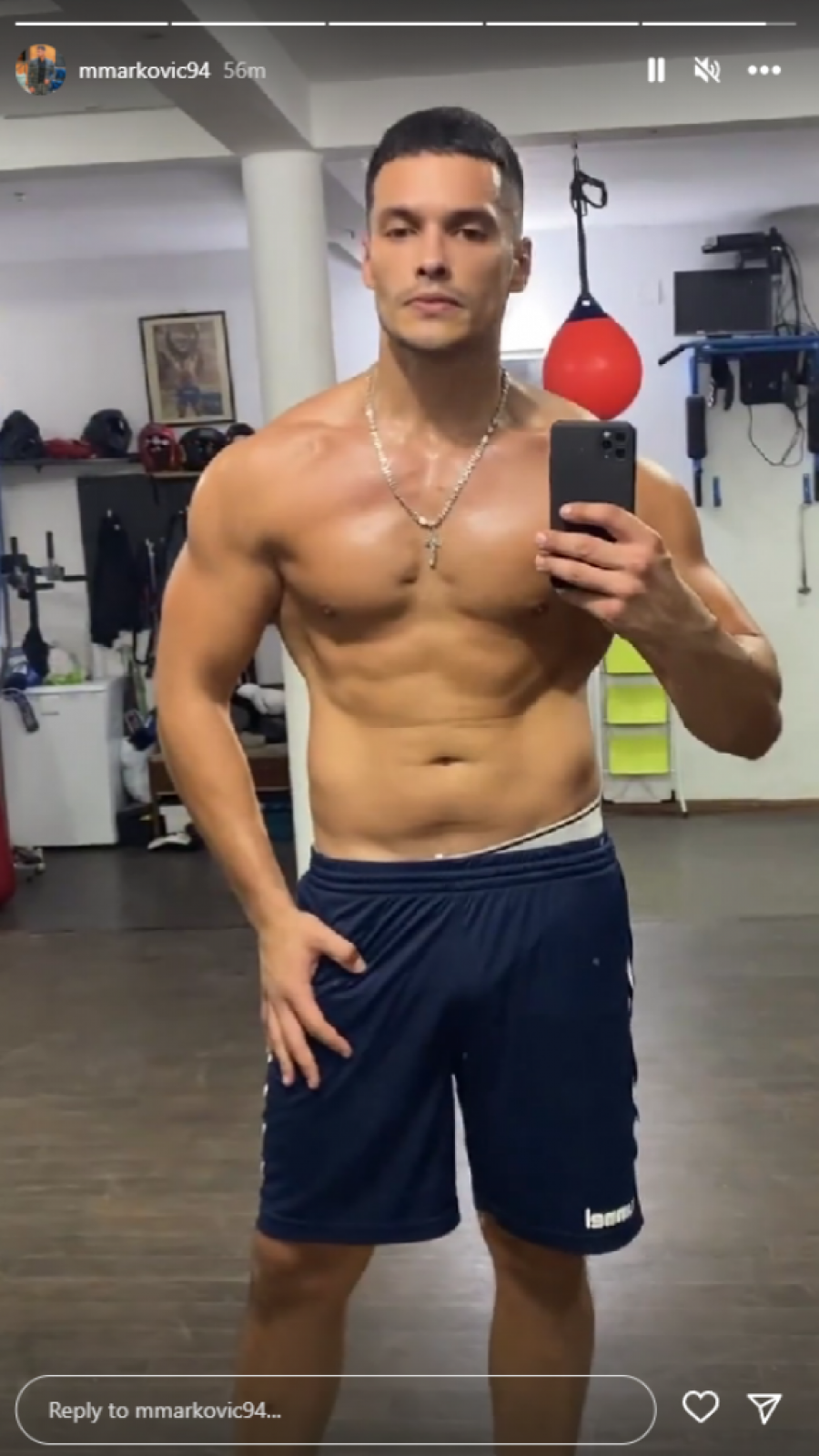 POSLASTICA ZA SVE DEVOJKE Skinuo Se Marko Markovi A Za Ovo Su Se poslastica-za-sve-devojke-skinuo-se-marko-markovi-a-za-ovo-su-se