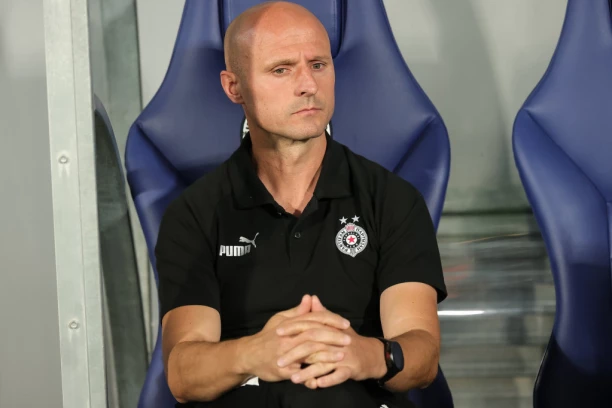 SVI KAO BELIĆ! Duljaj poslao jasnu poruku svojim igračima!