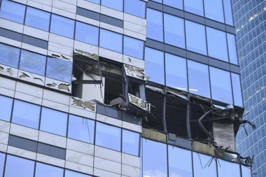 NOVI NAPAD DRONOVIMA NA MOSKVU! Pogođen isti neboder kao i pre dva dana! (VIDEO)