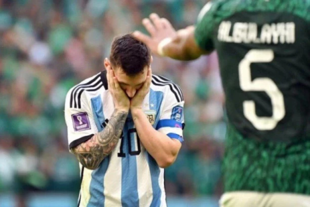 MESIJU PRESELA NAJGORA HRANA IKADA: Navijači zgroženi Leovom kombinacijom na pici