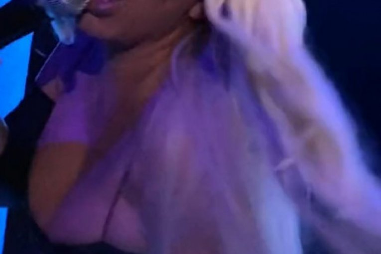 Dara Bubamara, nastup