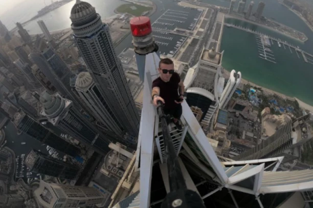 KOŠTALO GA ŽIVOTA OVAJ PUT! Poginuo muškarac koji se peo na najviše zgrade na svetu, stradao na JEZIVOJ VISINI - KAMERA pronađena pored beživotnog tela (FOTO)