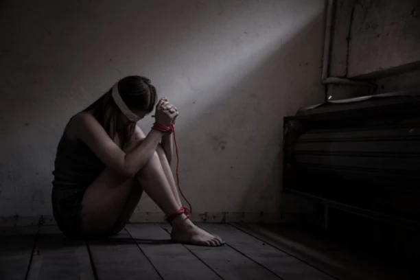 MONSTRUM SA ZVEZDARE 6 SATI KRVNIČKI ZLOSTAVLJAO DEVOJKU! Ovo je Slobodan Marković, koji se nalazi na SLOBODI iako je poznanicu pokušao da obnaži, pa je pesničio i udarao glavom o glavu!