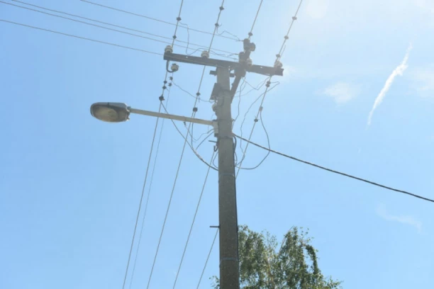 DELOVI ČAK SEDAM BEOGRADSKIH OPŠTINA SUTRA BEZ STRUJE! Oglasio se EDB!