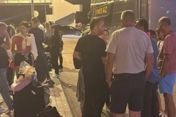 OD CRNOGORSKOG PRIMORJA DO KRUŠEVCA PUTOVALI 25 SATI! Putnicima preseo odmor, do kuće ih dovozili rođaci!