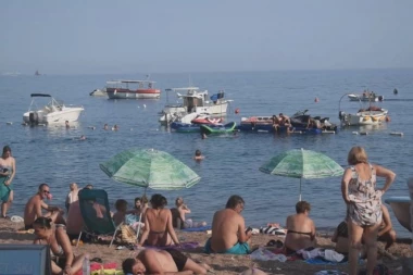 TALASI IH BACAJU, STENE IH LOME: Ovo su najopasnije plaže u Grčkoj, ali SRBI IH OBOŽAVAJU