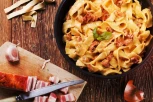 PRAVI ITALIJANSKI RECEPT ZA KARBONARE: Ovo je najkremastija PASTA koja se topi u ustima!