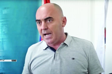 ČOVEČE, IMAŠ LI OBRAZA? DETE POGINULO, TI URLAŠ NA NOVINARKU: Užasno ponašanje prvog čoveka Bačke Palanke