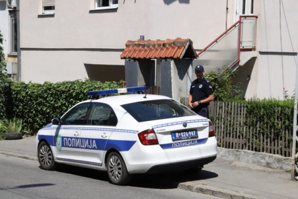 VRISAK ODZVANJAO ULICOM, KOMŠIJA SPASAO NESREĆNU ŽENU: Detalji jezivog nasilja u Trgovištu - mučio je i tražio da beleži njegov SPISAK ZA ODSTREL!!