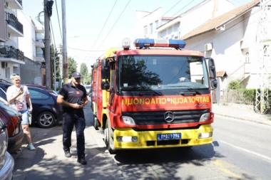 TEŽAK LANČANI UDES KOD KRAGUJEVCA! Vatrogasci spasavali povređene!