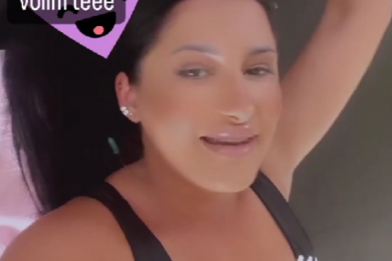 Sandra Čaprić posvećuje pesmu Stefanu Kariću