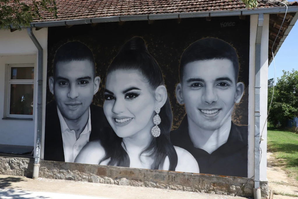 SELA TUGE I SMRTI! Pet meseci od stravičnog masakra kod Mladenovca! PORODICE DEVETORO UBIJENIH I DALJE NEME OD BOLA I ŠOKA!