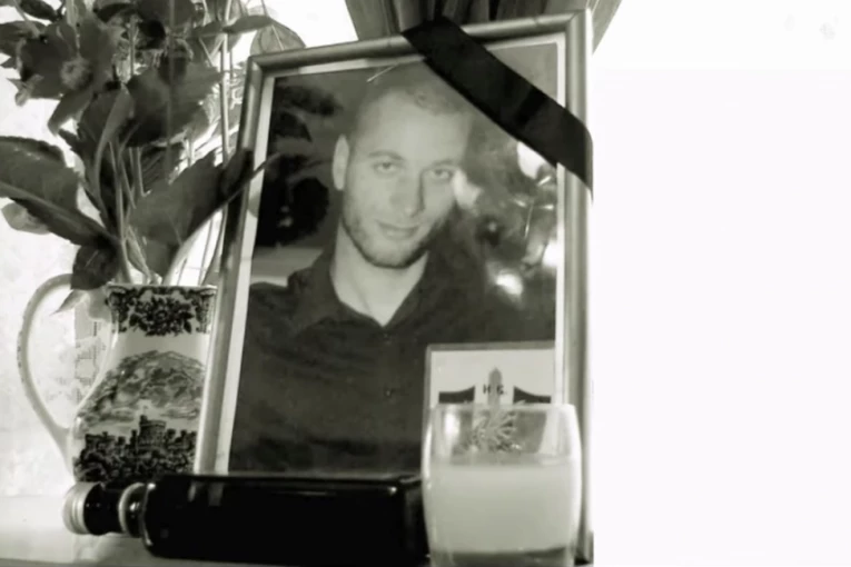 VELJIN PAJTOS NASMRT IZBO NAVIJAČA VOŽDOVCA! Potresna ispovest majke ubijenog ledi krv u žilama: Spremao je svadbu!