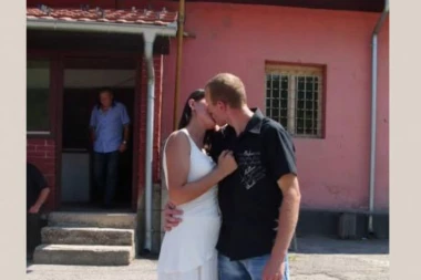 U JAVNOSTI JECALA ZA MUŽEM I VADILA SE NA DECU, A TAJNO NARUČILA DEJANOVU EGZEKUCIJU! Šok otkriće o Slađani iz Klikočevca: Nisam želela da se radi obdukcija! (FOTO)