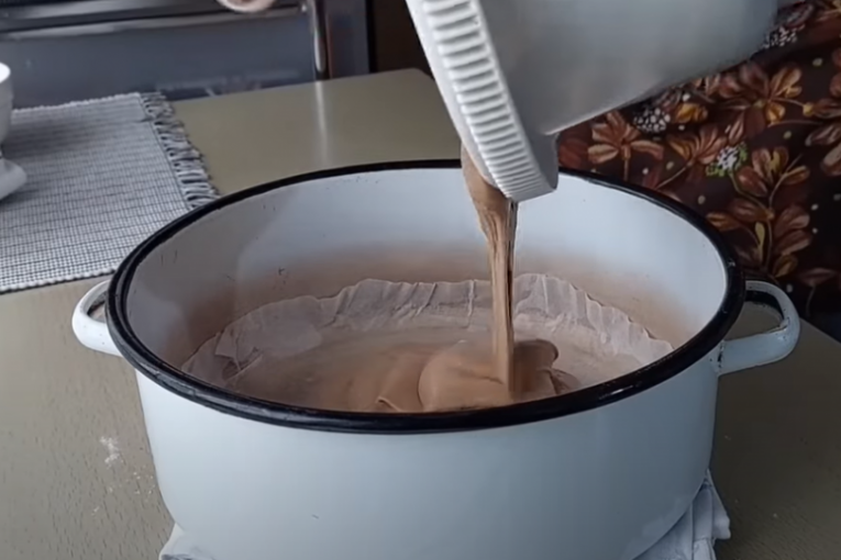 Sipanje fila u šerpu