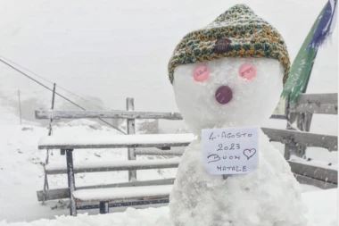 "AVGUST 2023, SREĆAN BOŽIĆ": Vremenske nepogode i nagli pad temperature u Italiji doneli SNEG !