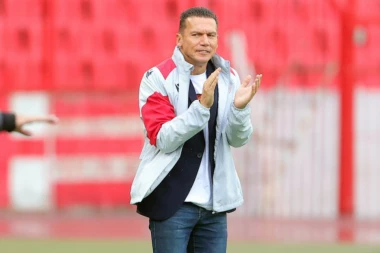 BAHAR UŽIVA U BEOGRADU: Evo šta Zvezdin STRATEG radi u slobodno vreme! (FOTO)